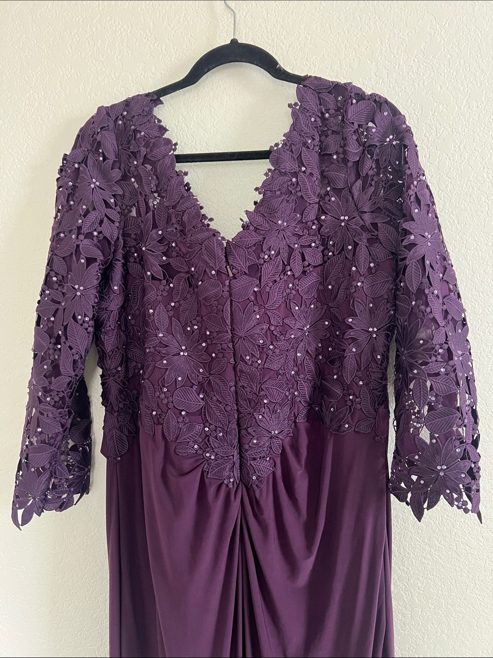 MGNY Madeline Gardner New York 72418 Long Formal Dress In Eggplant . Size 14 - Picture 7 of 12